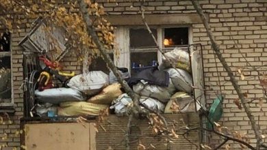 Жители хрущевки в Солнцево испытывают балкон на прочность В этой квартире раньше жила бабушка…