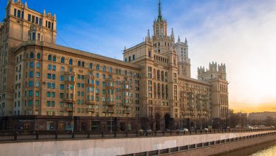На Котельнической набережной стоит одна из семи сталинских высоток. Жилое здание стало символом Москвы,…