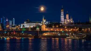 Полнолуние над Кремлем Фото: Valentin Overchenko