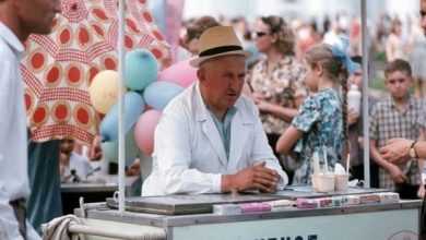 Строгий фейс контроль при покупке мороженого 1966 год