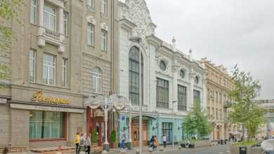 Хотите, гуляя по Москве, заодно узнавать историю её улиц и встречающихся на пути зданий?…