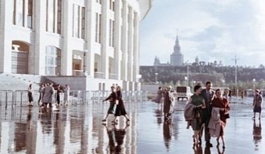 Стадион «Лужники» после дождя, фото Семена Фридлянда, 1956 год. Смотришь и хочется всей грудью…