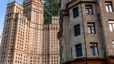 На территории Российского Государственного Социального Университета можно увидеть целую выставку макетов зданий сталинских высоток…