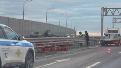 Перевернулся и улетел за отбойник на новой дороге в обход Октябрьского, в область